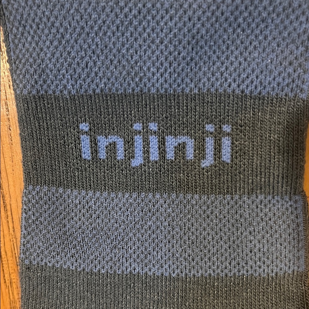 Injinji Trail Midweight over the calf toe socks - Picture 2 of 5